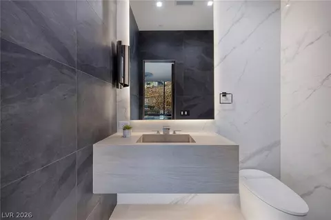 Bath - 19 Boulderback Dr, Henderson, NV 89012 photo 9 of 9