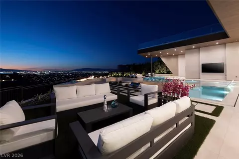 Exterior - 19 Boulderback Dr, Henderson, NV 89012 photo 12 of 32