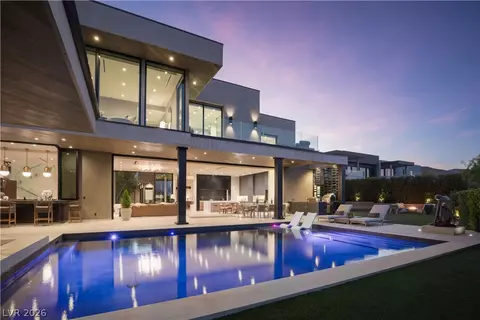 92 Sun Glow Ln, Las Vegas, NV 89135