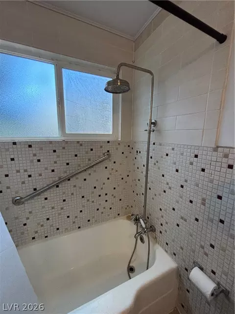 Bath - 844 Murry St, Ely, NV 89301 photo 2 of 6