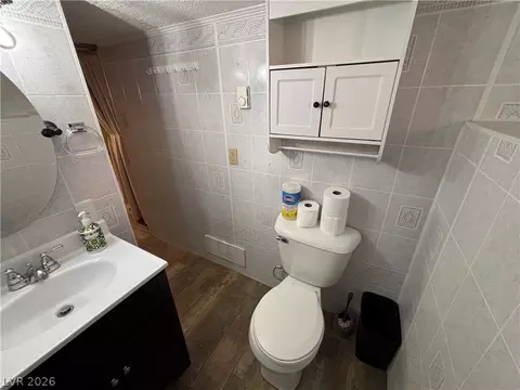 Bath - 844 Murry St, Ely, NV 89301 photo 5 of 6