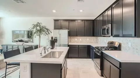 152 Holden Heights Ct, Henderson, NV 89011