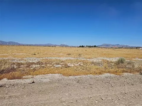 2370 S Oakridge Ave, Pahrump, NV 89048