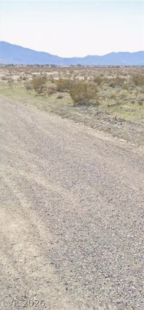 2370 S Oakridge Ave, Pahrump, NV 89048