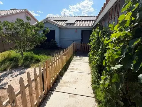 5033 Crystal Breeze Ln, North Las Vegas, NV 89031