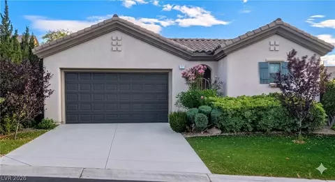 17 Glade Water Dr, Henderson, NV 89052