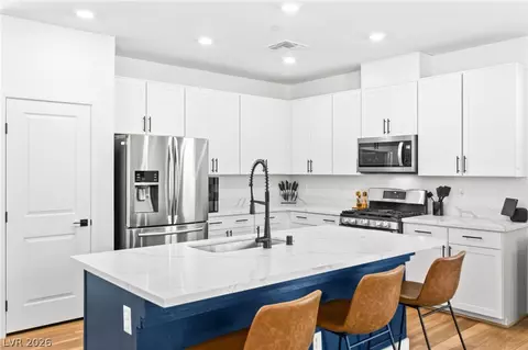 5403 Robinera Ct, Las Vegas, NV 89166