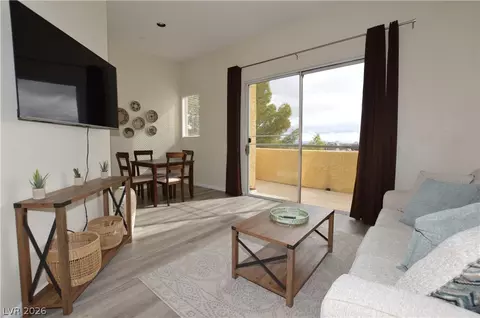 270 E Flamingo Rd #418, Las Vegas, NV 89169