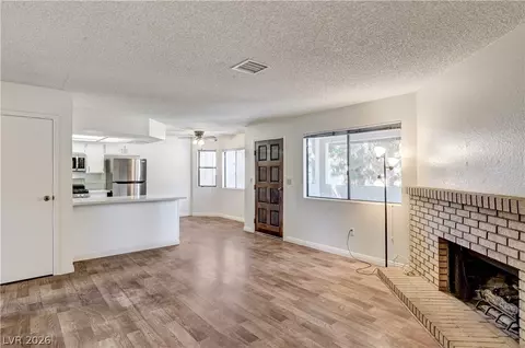 817 Rock Springs Dr #202, Las Vegas, NV 89128