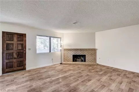 817 Rock Springs Dr #202, Las Vegas, NV 89128