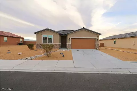 5658 S Chippewa St, Pahrump, NV 89061