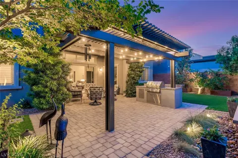 6092 Willow Rock St, Las Vegas, NV 89135
