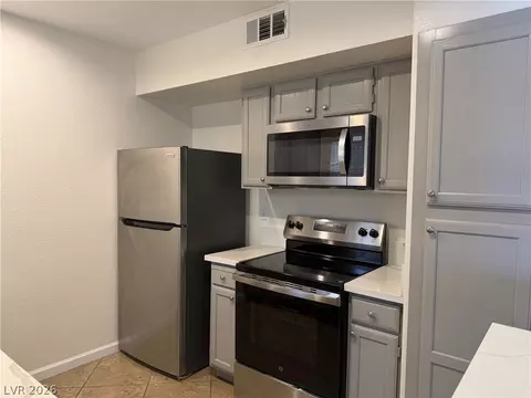 6650 W Warm Springs Rd #2174, Las Vegas, NV 89118