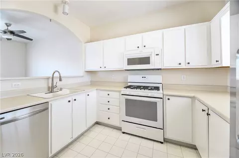 1900 N Torrey Pines Dr #201, Las Vegas, NV 89108