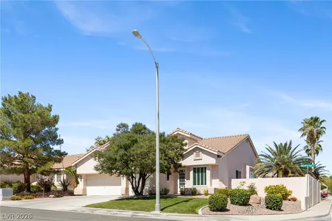 1944 Falcons Lair Ln, Henderson, NV 89012