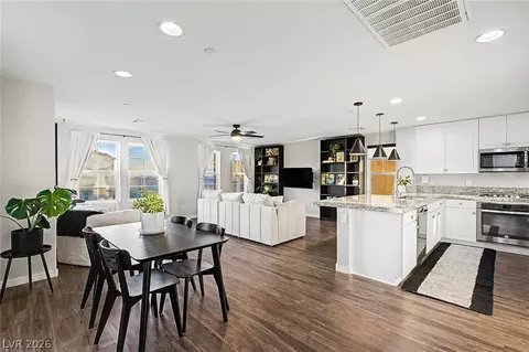 374 Gracious Way, Henderson, NV 89011