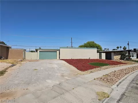 1074 King Richard Ave, Las Vegas, NV 89119