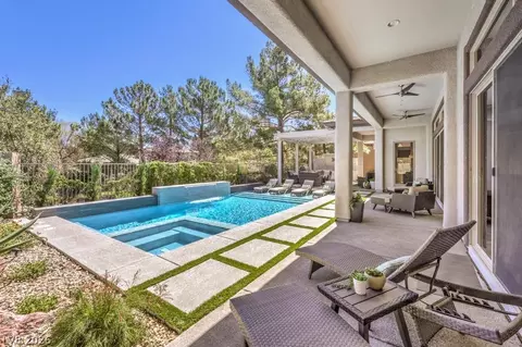 26 Plum Hollow Dr, Henderson, NV 89052
