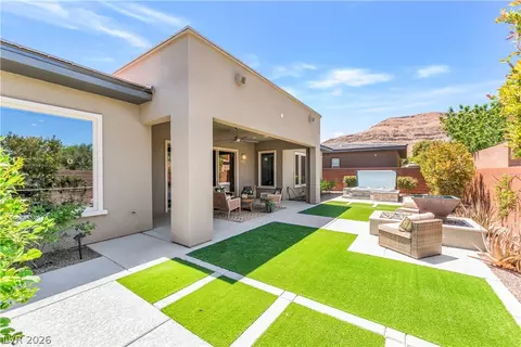 9988 Regency Square Ave, Las Vegas, NV 89148