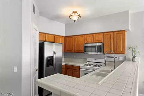4940 Black Bear Rd #101, Las Vegas, NV 89149