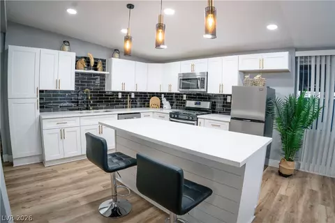 1660 Izabella Ave, Las Vegas, NV 89169