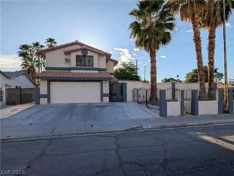 5311 Annie Oakley Dr, Las Vegas, NV 89120