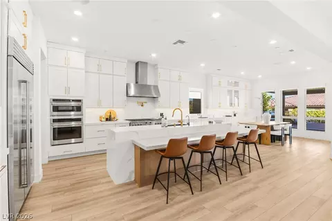 194 Harris Peak St, Las Vegas, NV 89138