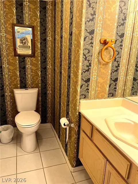 Bath - 2194 Camel Mesa Dr, Laughlin, NV 89029 photo 1 of 7