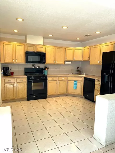 Kitchen - 2194 Camel Mesa Dr, Laughlin, NV 89029 photo 2 of 2