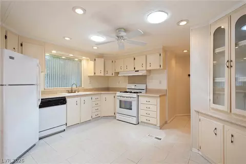 4641 Royal Ridge Blvd, Las Vegas, NV 89103