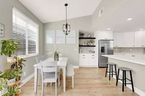 11 Desert Dawn Ln, Henderson, NV 89074