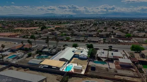 706 N Hollywood Blvd, Las Vegas, NV 89110