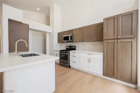 3620 Lake Victoria Dr, North Las Vegas, NV 89032