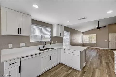 1369 Torington Dr, Las Vegas, NV 89108