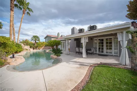 7423 Edgewater Ln, Las Vegas, NV 89123