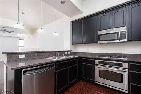 38 E Serene Ave #318, Las Vegas, NV 89123