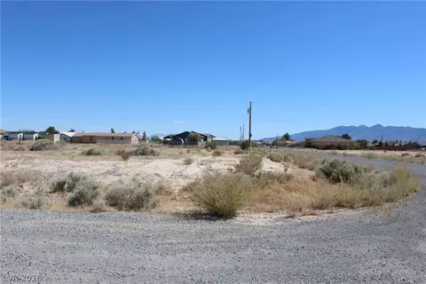 401 Gina St, Pahrump, NV 89048