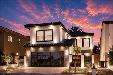 2861 Queens Courtyard Dr, Las Vegas, NV 89109
