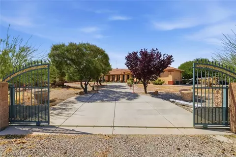 671 W Hickory St, Pahrump, NV 89048