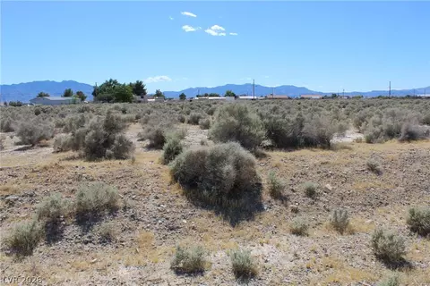 2240 S Jacaranda St, Pahrump, NV 89048