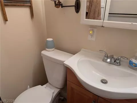 Bath - 107 Rowan Dr, Caliente, NV 89008 photo 2 of 2