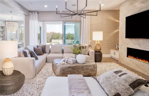10734 Rolling Vista Dr, Las Vegas, NV 89135