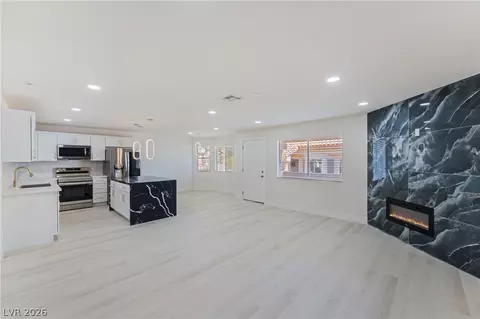 929 Sulphur Springs Ln #202, Las Vegas, NV 89128