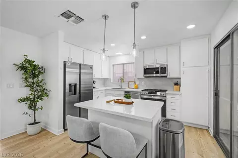 512 Macbrey Dr, Las Vegas, NV 89123