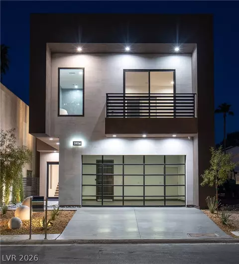 2824 Queens Courtyard Dr, Las Vegas, NV 89109
