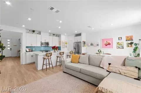 680 Echelon St, Las Vegas, NV 89138