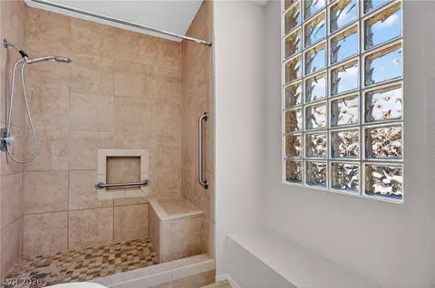 Bath - 2241 Highpointe Dr #101, Laughlin, NV 89029 photo 3 of 3
