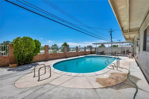 313 Falcon Ln, Las Vegas, NV 89107