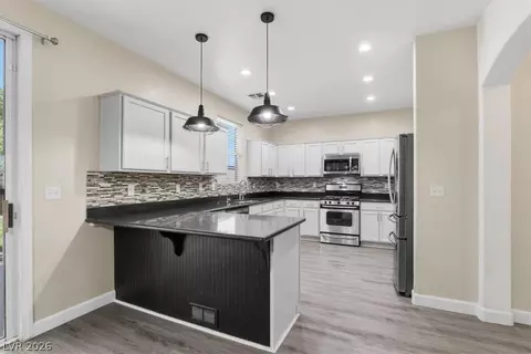 749 Beach Park St, Henderson, NV 89015