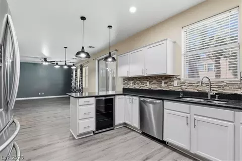 749 Beach Park St, Henderson, NV 89015